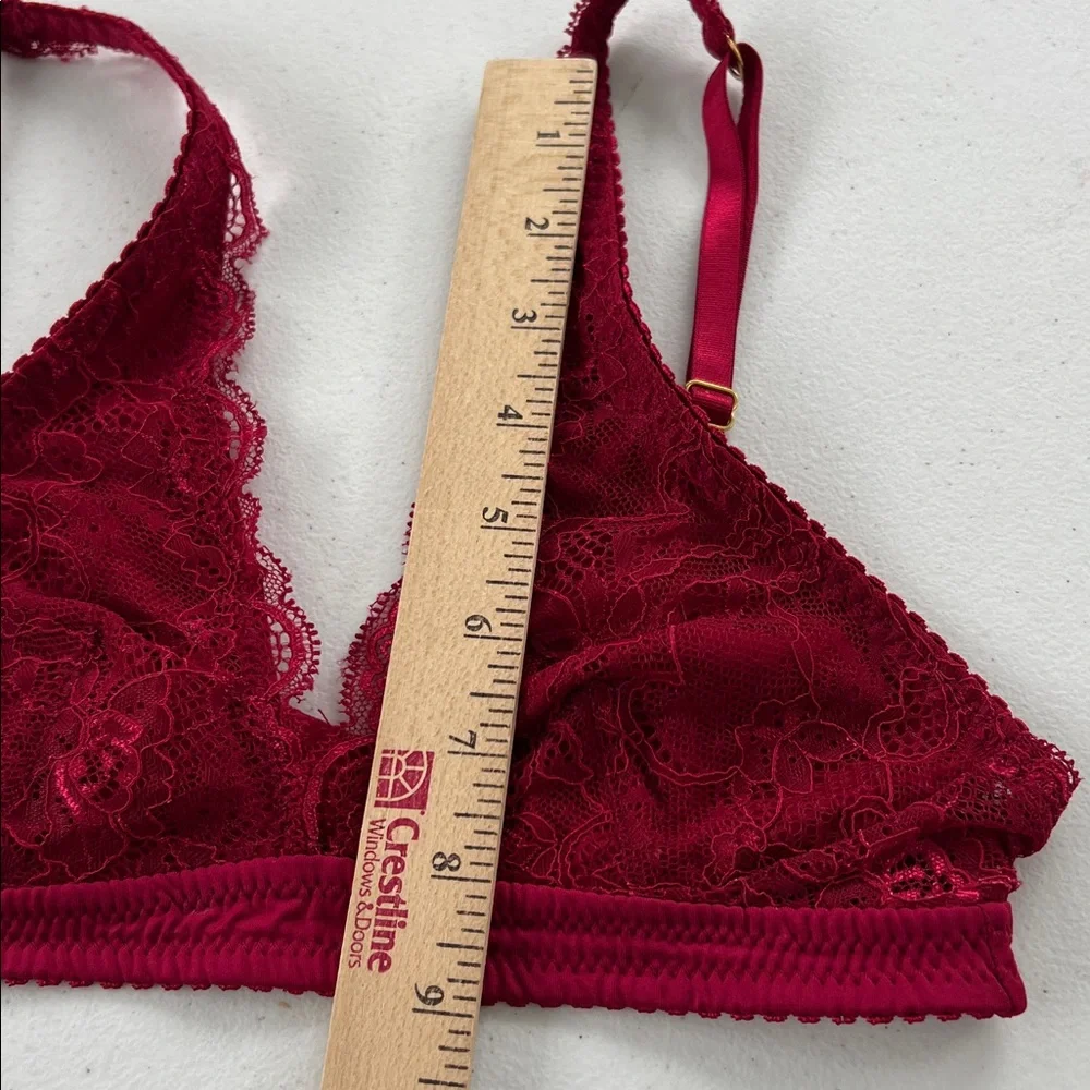 New Urban Outfitters Red Lace Plunge Wireless Triangle Bralette Adjustable Strap